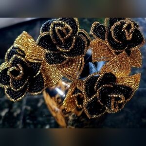 12 Stems French Beaded Tea Roses